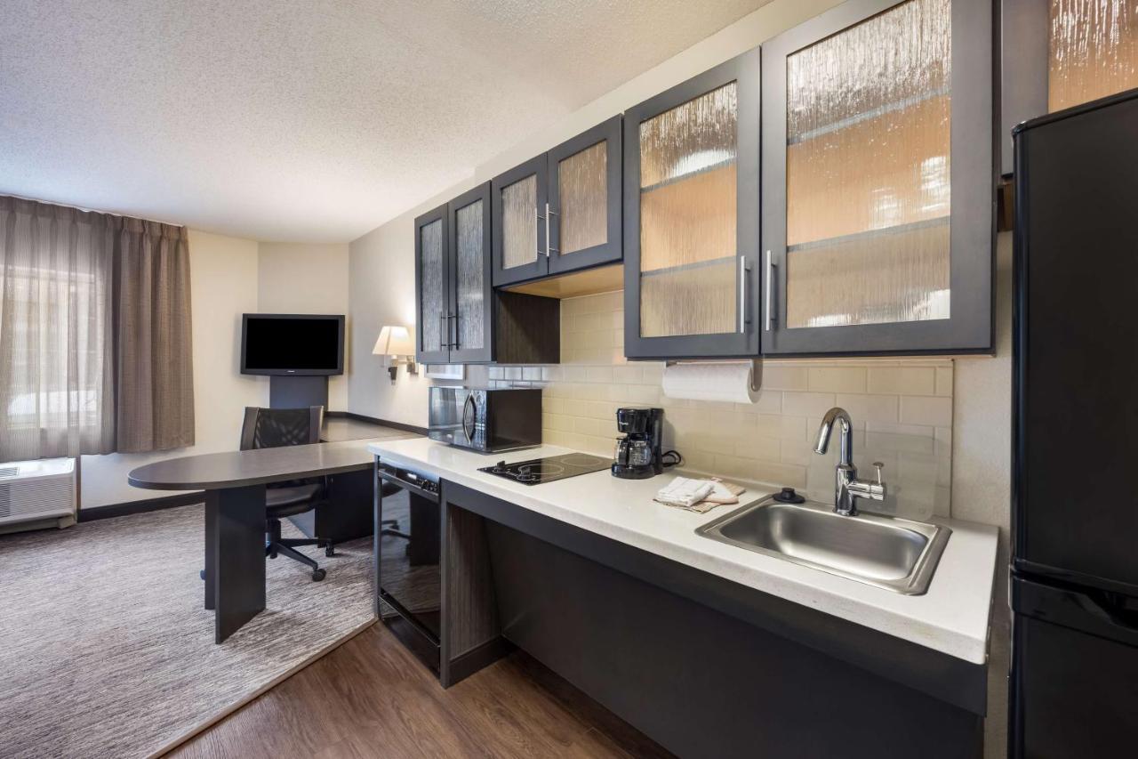 Sonesta Simply Suites Phoenix Glendale Exterior photo