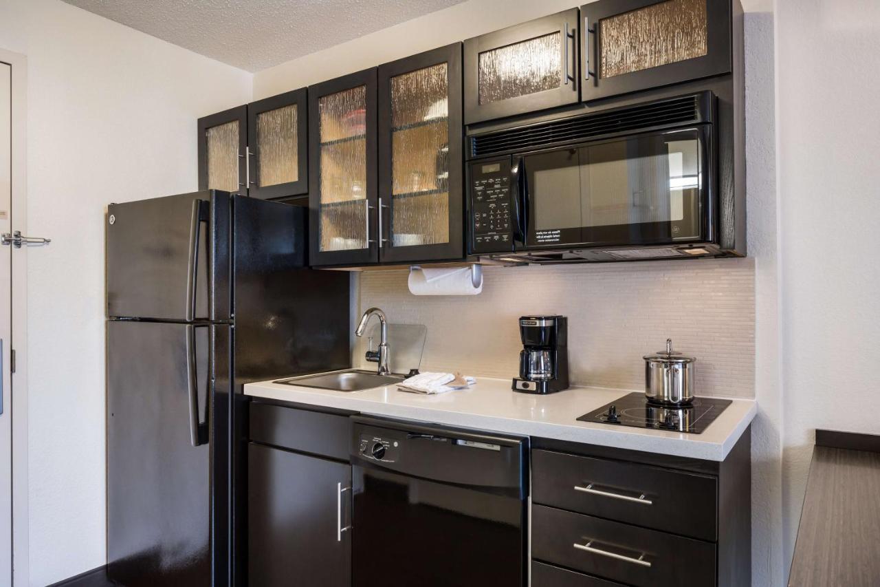 Sonesta Simply Suites Phoenix Glendale Exterior photo