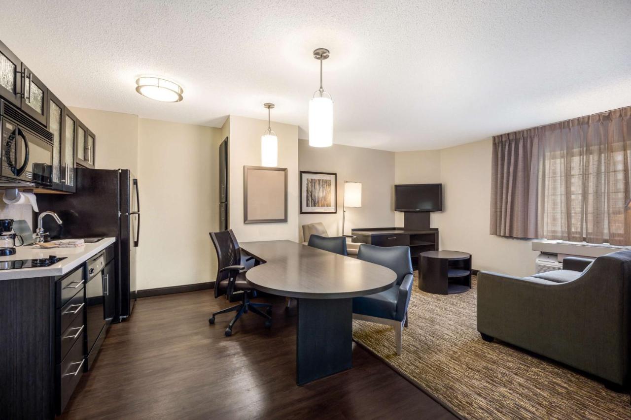 Sonesta Simply Suites Phoenix Glendale Exterior photo