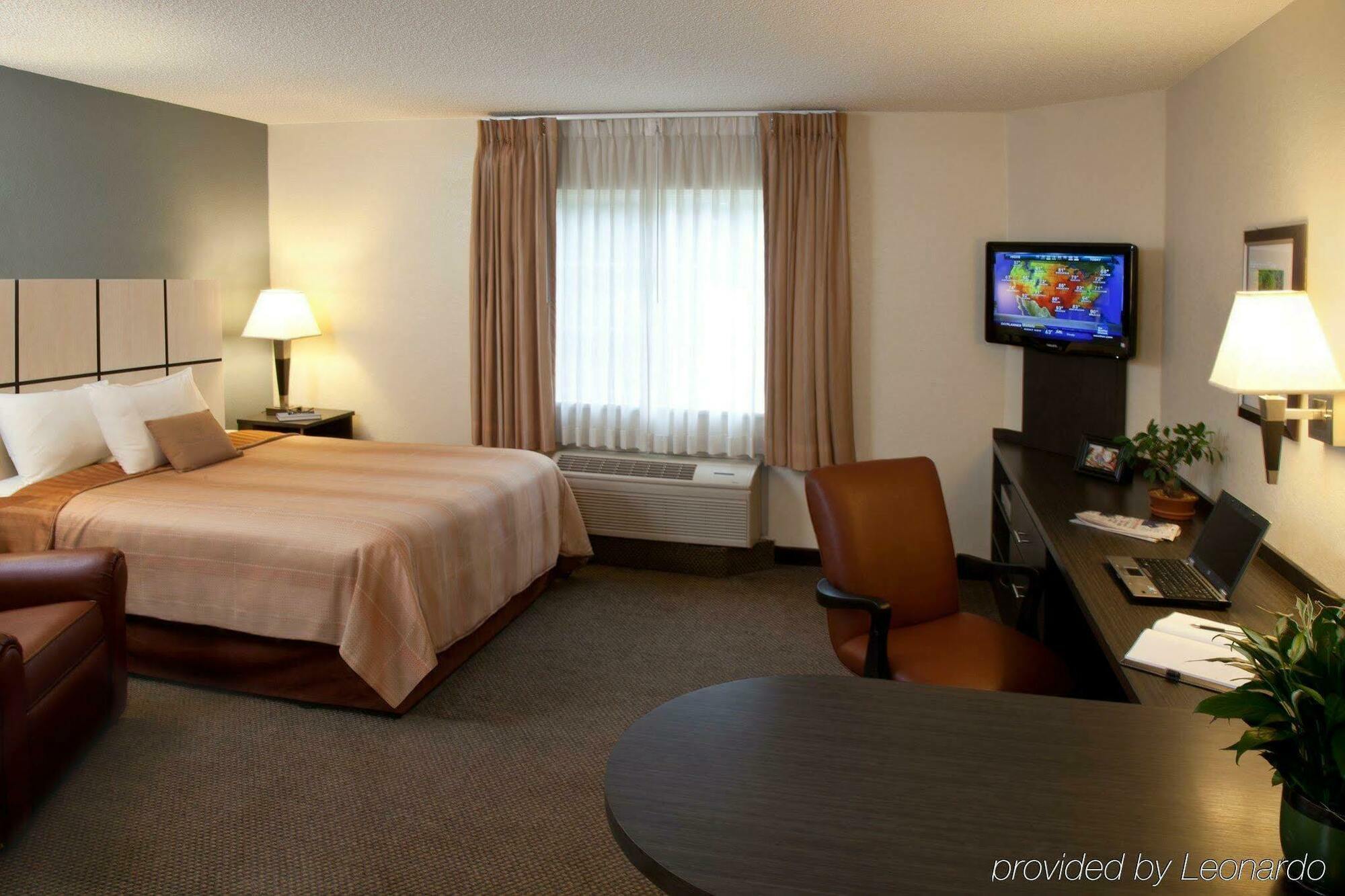 Sonesta Simply Suites Phoenix Glendale Room photo